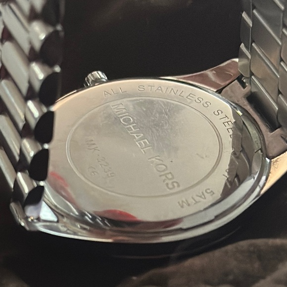 Michael Kore Slim Runway Light Pink Dial Stainless Steel Bracelet Watch MK3239 - Picture 7 of 9